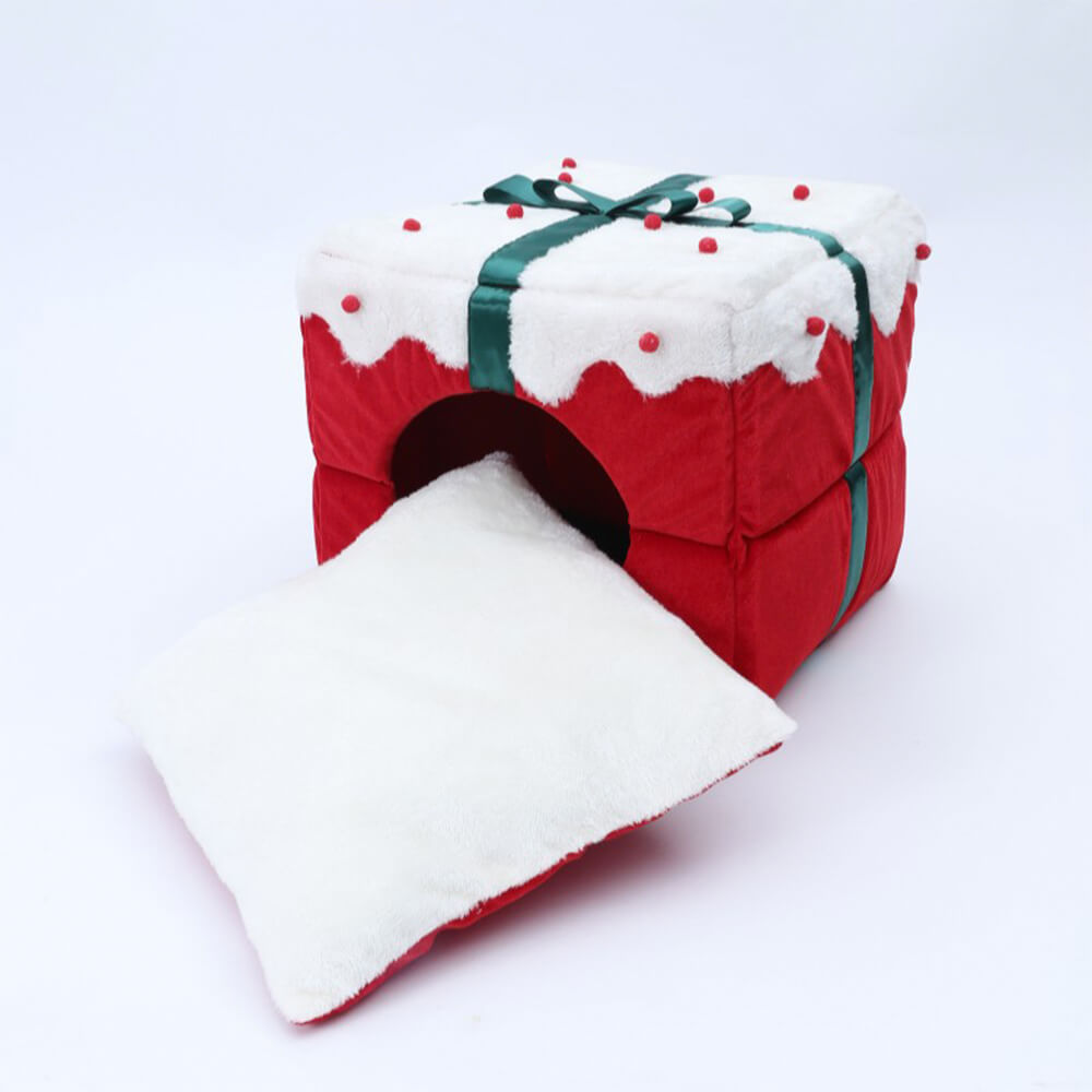 Christmas gift box, semi-enclosed, warm cave for sleeping, for dogs and cats.