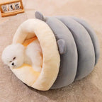 Wolf's Little House Pet Bed