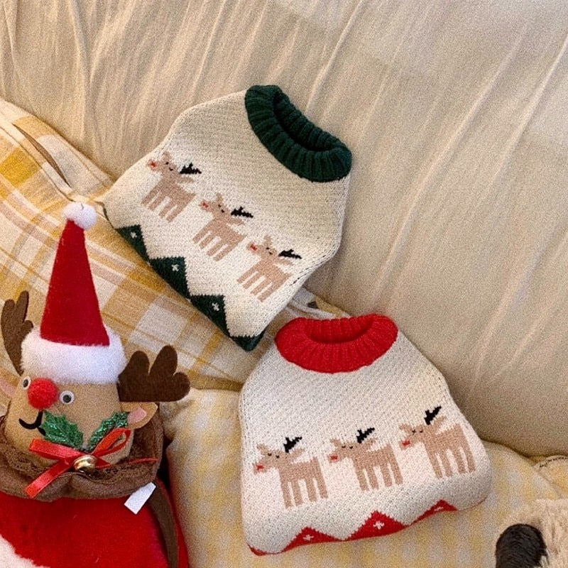 Christmas Knitting with Reindeer 