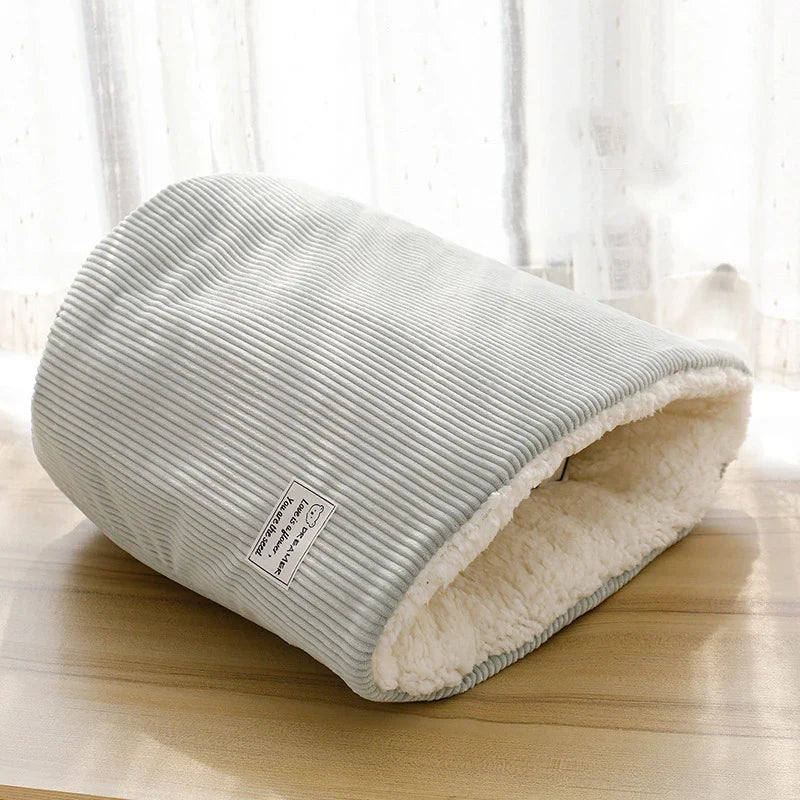 Pet Sleeping Bag with Pickles 