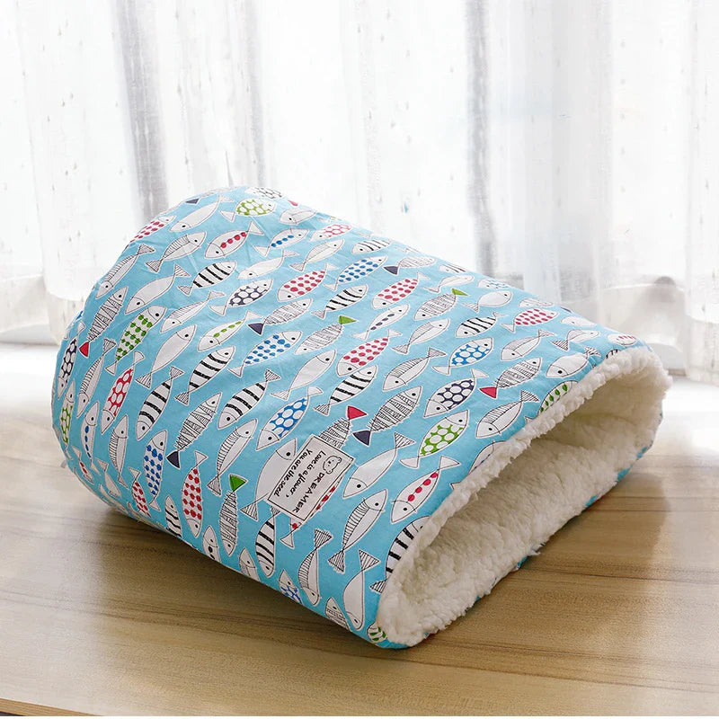 Pet Sleeping Bag with Pickles 